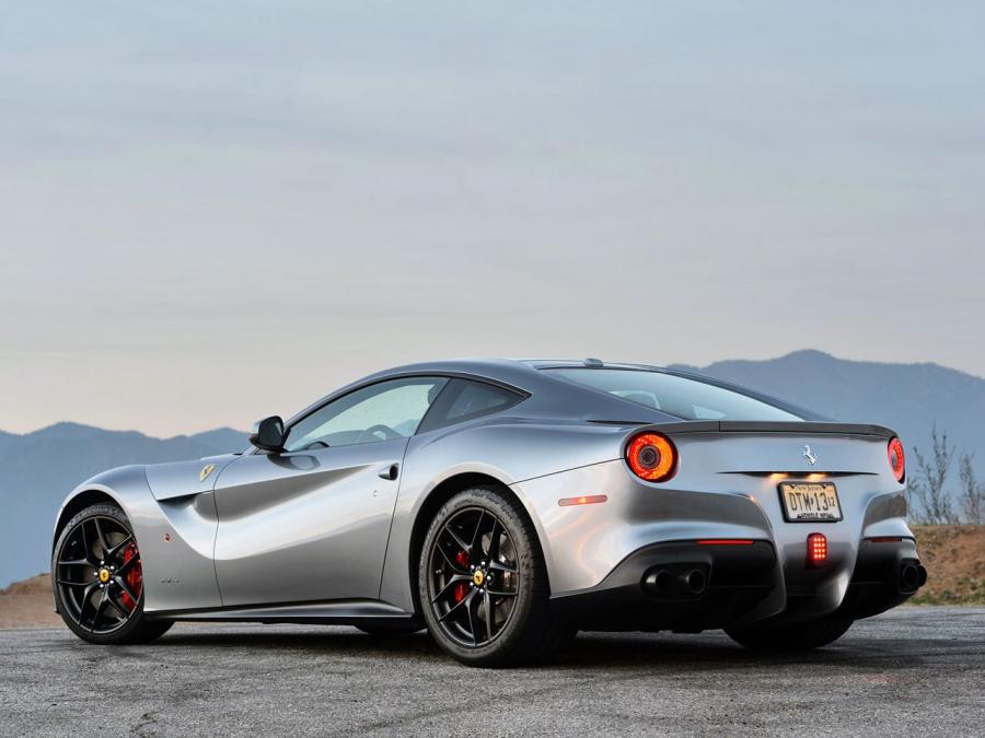  Ferrari F12berlinetta 2013 года  (US) (фото 9 из 12)